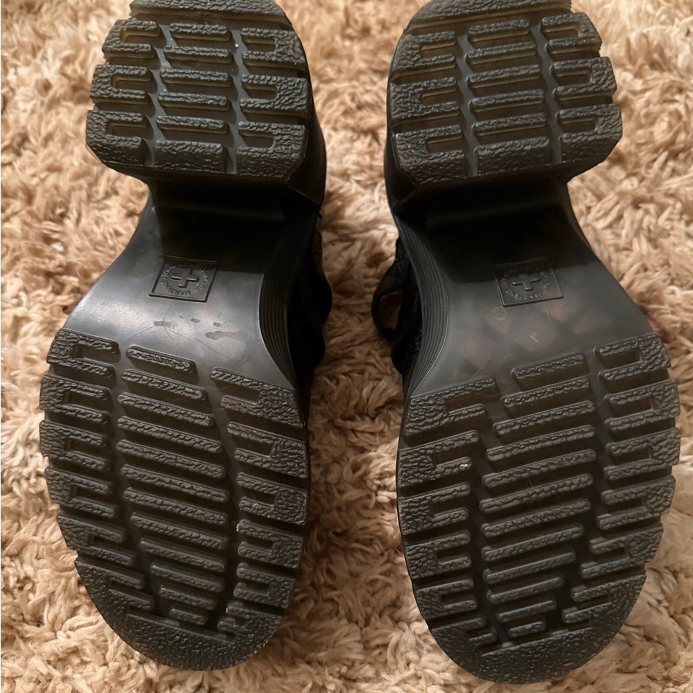 Dr. Martens Eevie Sendal Mary Jane’s - WORN ONCE - BLACK FRIDAY SALE - Picture 4 of 7